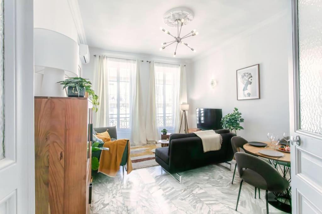 #57 Notre Dame Balcony & Ac Appartamento