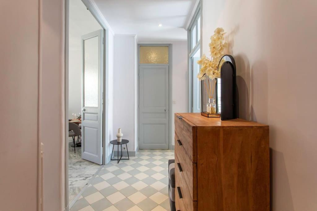 #57 Notre Dame Balcony & Ac Nizza